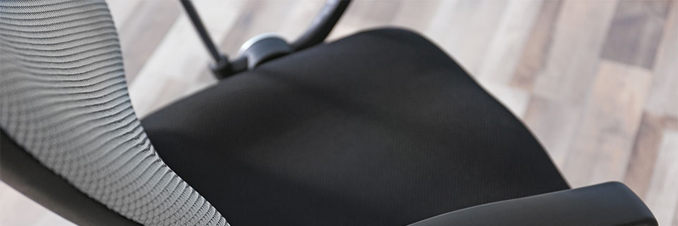 Enlevez les taches d'une chaise de bureau (ou d'un tapis)