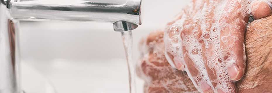Combinez le lavage et la désinfection des mains.